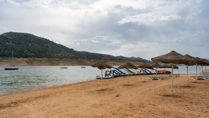 Embalse de Iznájar (Entorno de la Playa de Valdearenas)