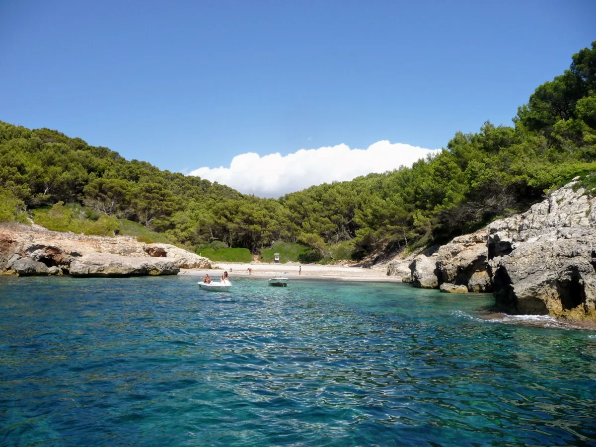 Cala Fustam