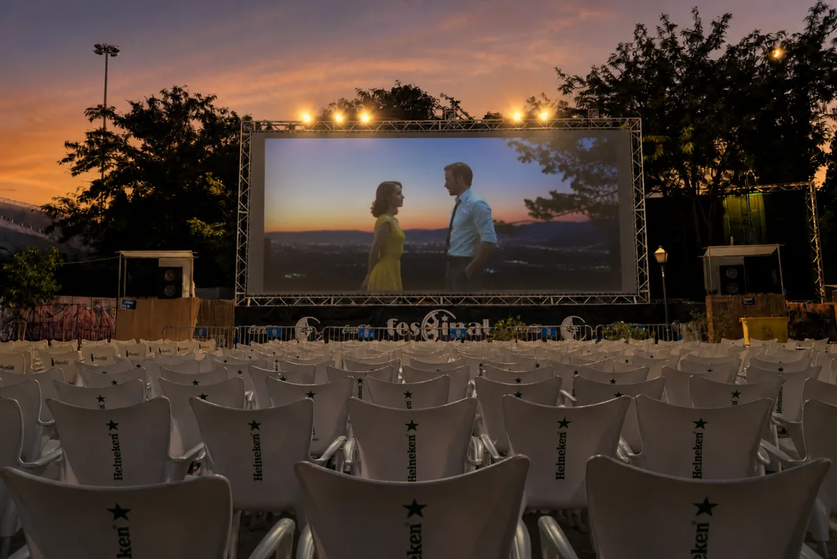 Fescinal - Cine al Aire Libre de La Bombilla