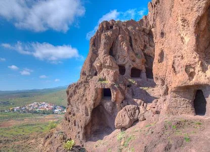 Cueva de Cuatro Puertas